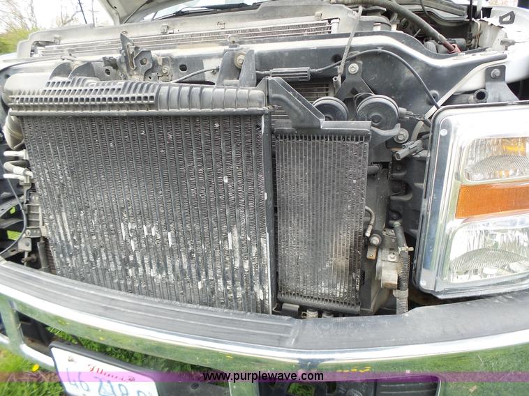 image for item L7225 2008 Ford F450 Super Duty Crew Cab flatbed truck