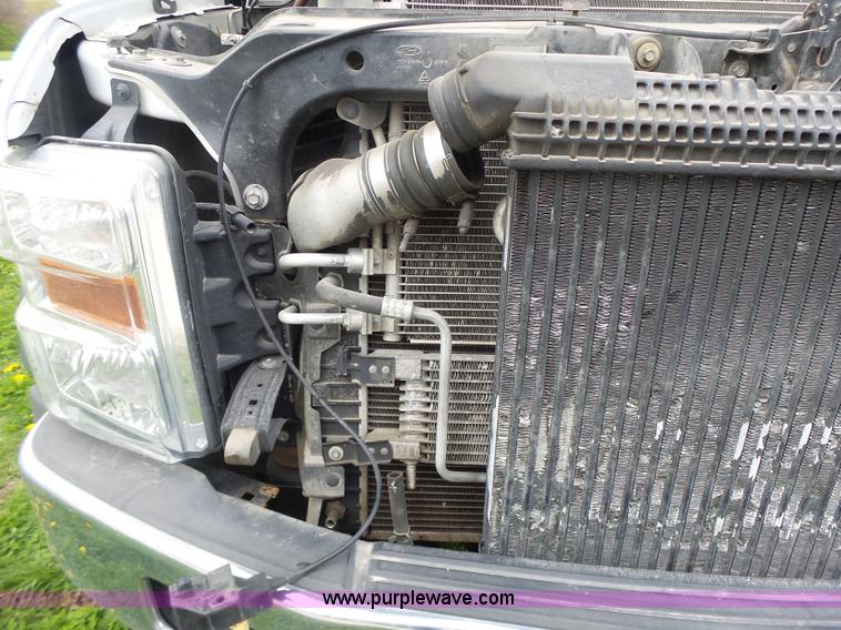 image for item L7225 2008 Ford F450 Super Duty Crew Cab flatbed truck