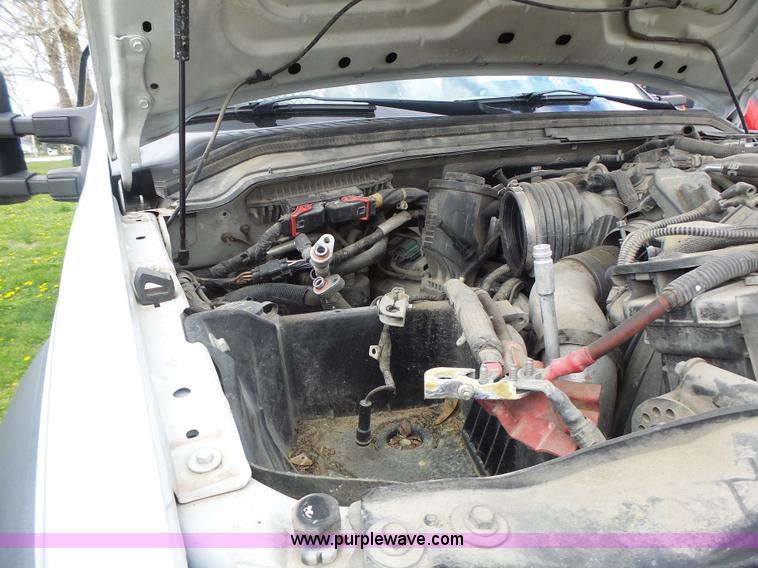 image for item L7225 2008 Ford F450 Super Duty Crew Cab flatbed truck