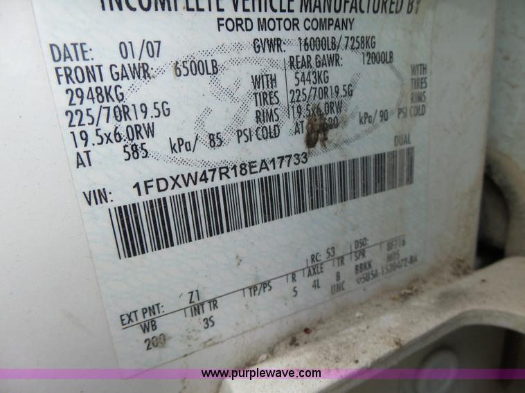 image for item L7225 2008 Ford F450 Super Duty Crew Cab flatbed truck