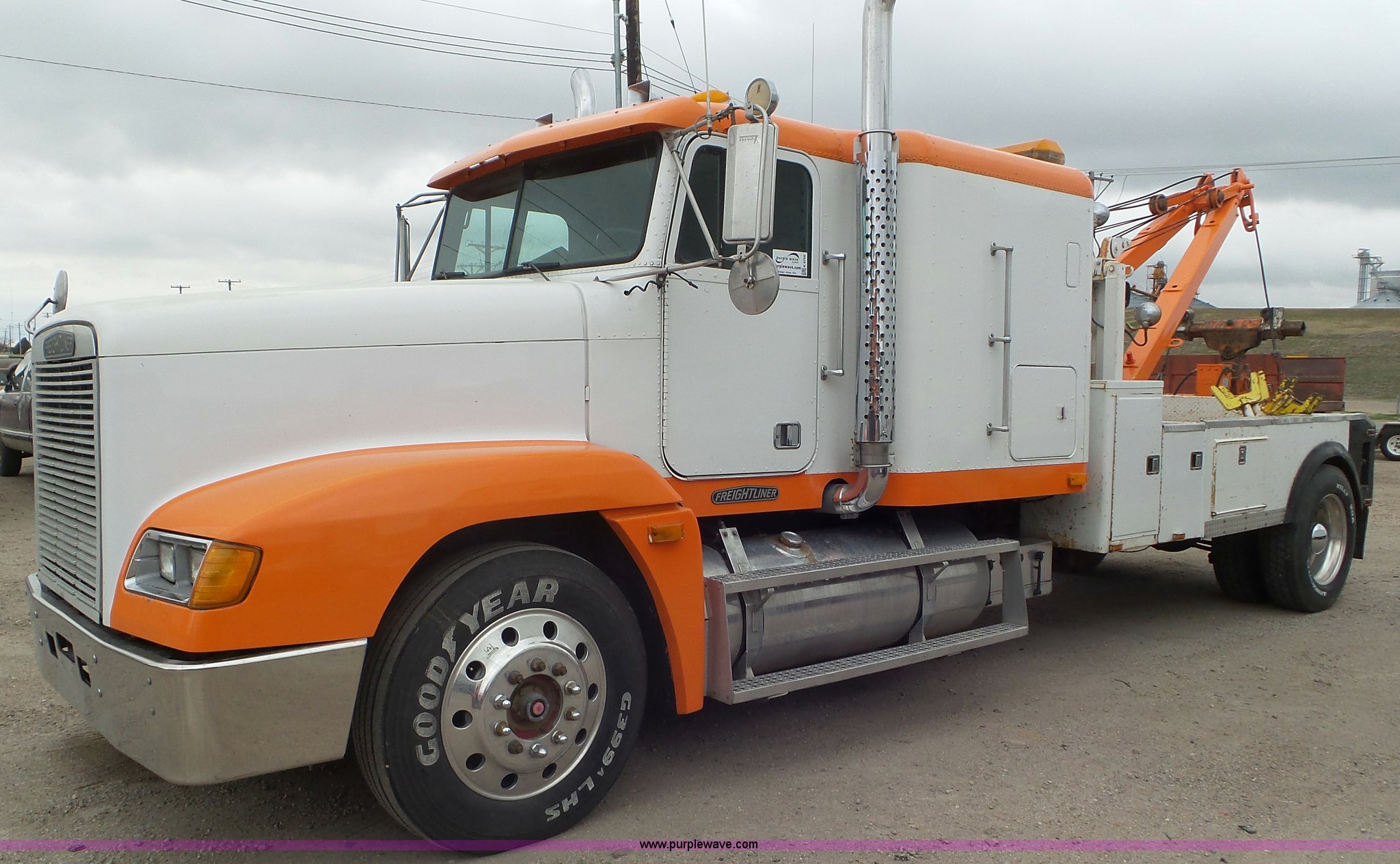1993 Freightliner FLD tow truck in Goodland, KS Item K6766 sold