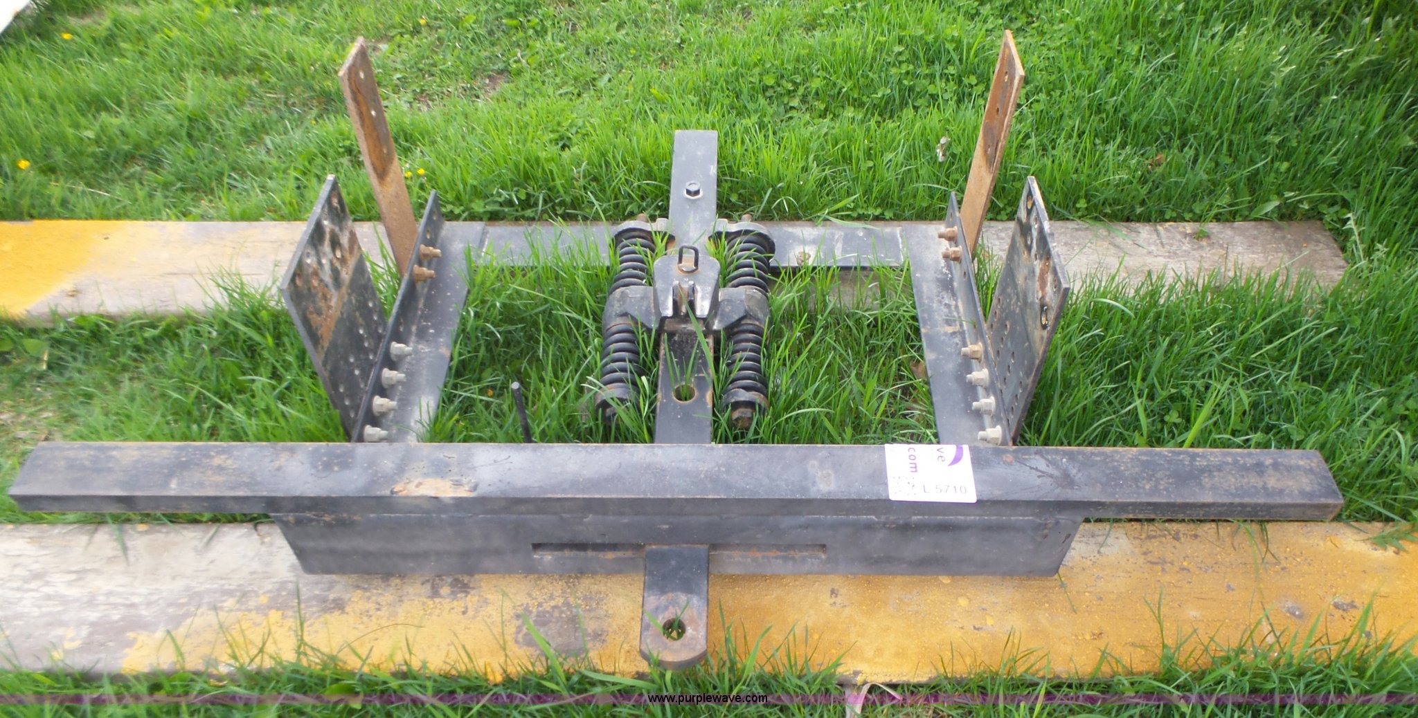 Truck accessories in Dallas Center, IA Item L5710 sold Purple Wave