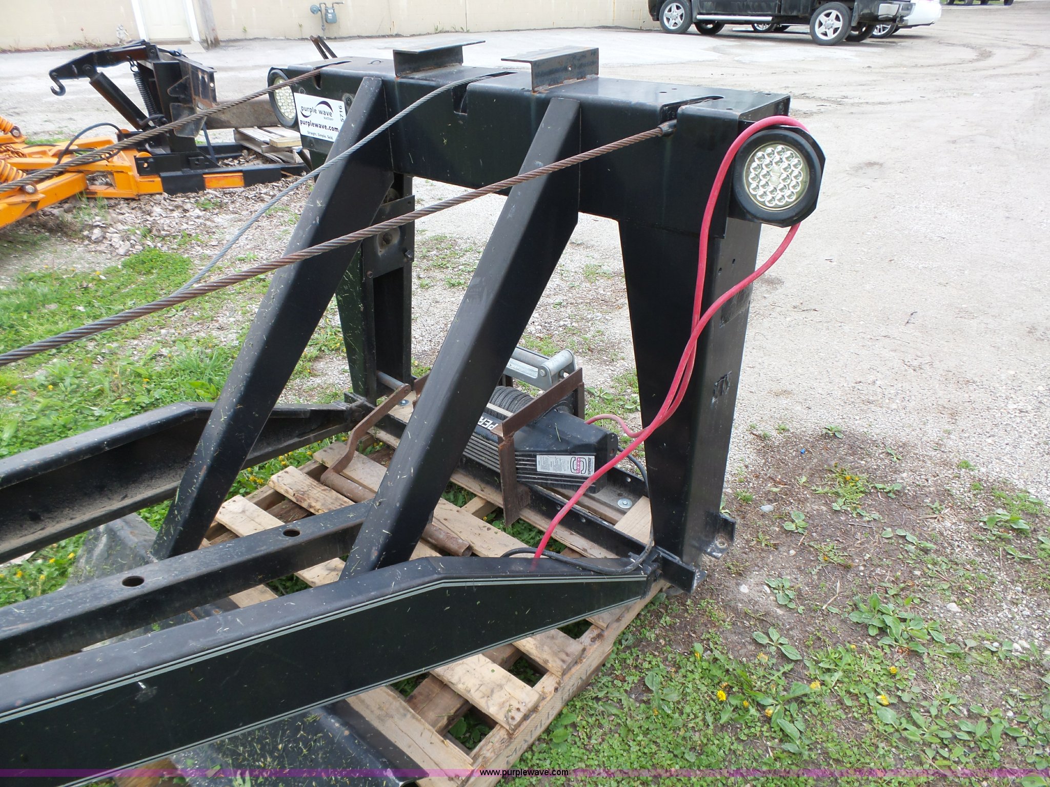 Zip's wrecker boom in Ames, IA Item L5716 sold Purple Wave