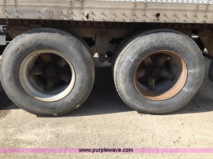 image for item F1316 1991 Strick dry van trailer