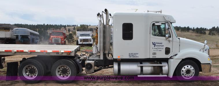 image for item G7328 2007 Freightliner Columbia semi truck