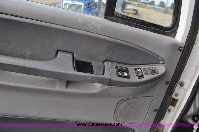 image for item G7328 2007 Freightliner Columbia semi truck