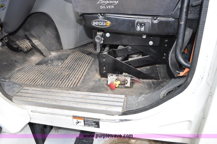 image for item G7328 2007 Freightliner Columbia semi truck