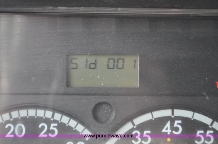 image for item G7328 2007 Freightliner Columbia semi truck