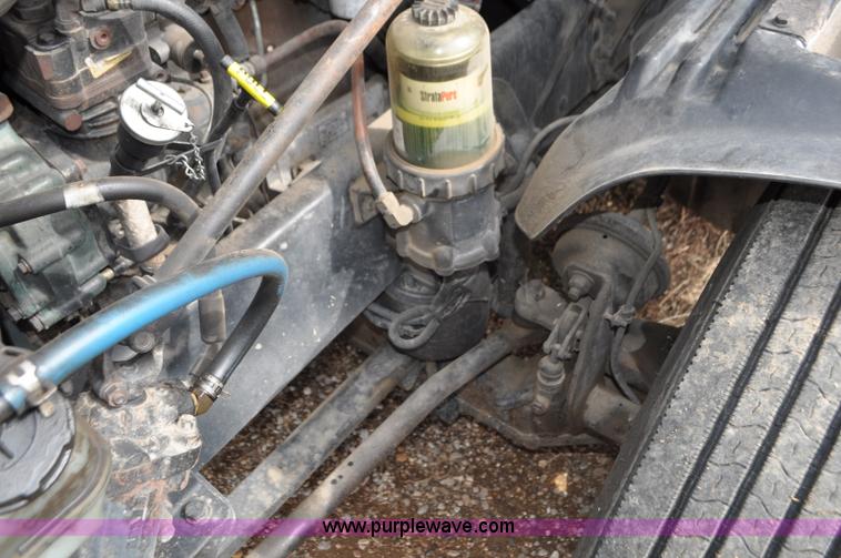 image for item G7328 2007 Freightliner Columbia semi truck