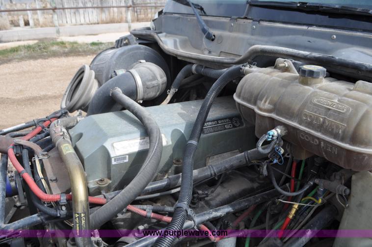 image for item G7328 2007 Freightliner Columbia semi truck