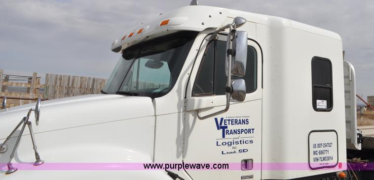 image for item G7328 2007 Freightliner Columbia semi truck