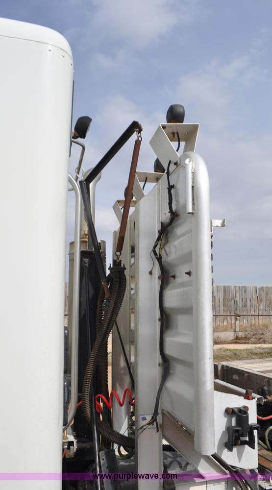 image for item G7328 2007 Freightliner Columbia semi truck