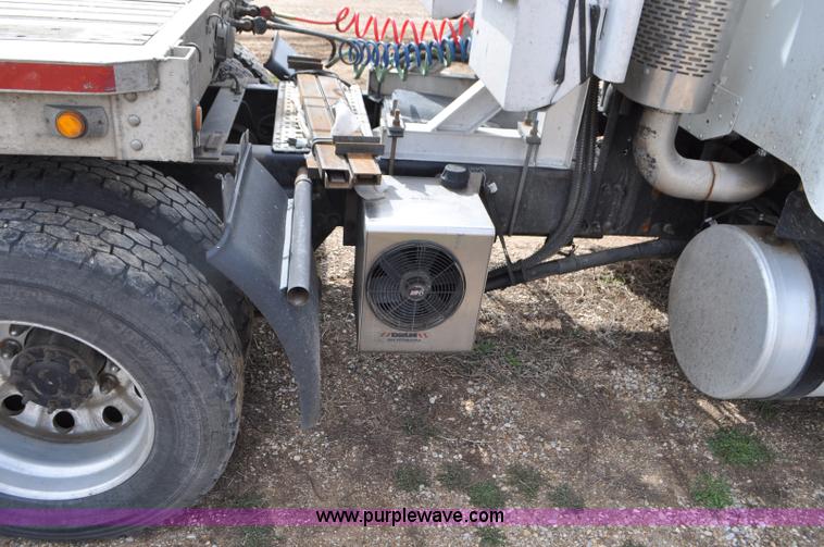 image for item G7328 2007 Freightliner Columbia semi truck