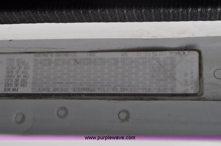 image for item G7328 2007 Freightliner Columbia semi truck