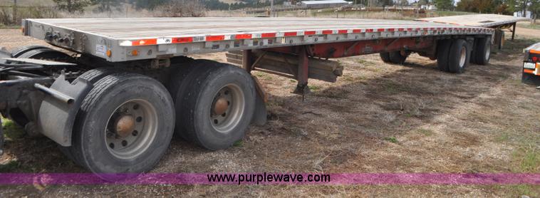 image for item G7329 2007 Wilson CF900 flatbed trailer