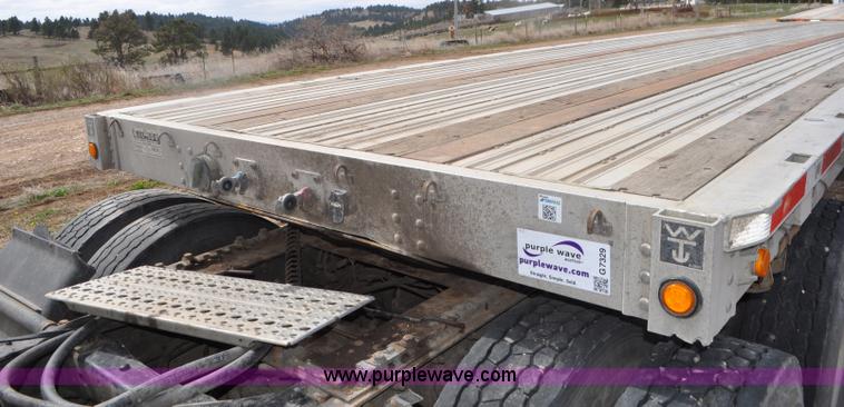 image for item G7329 2007 Wilson CF900 flatbed trailer