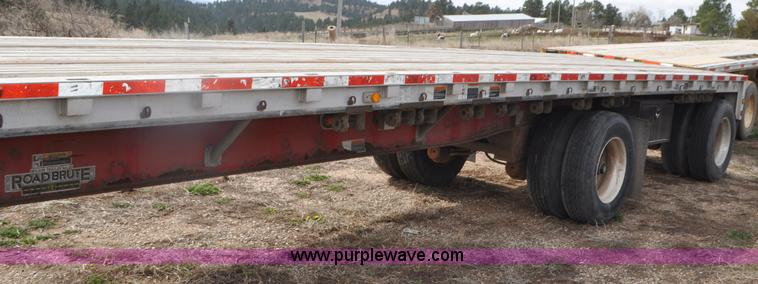 image for item G7329 2007 Wilson CF900 flatbed trailer