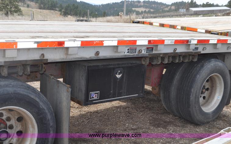 image for item G7329 2007 Wilson CF900 flatbed trailer