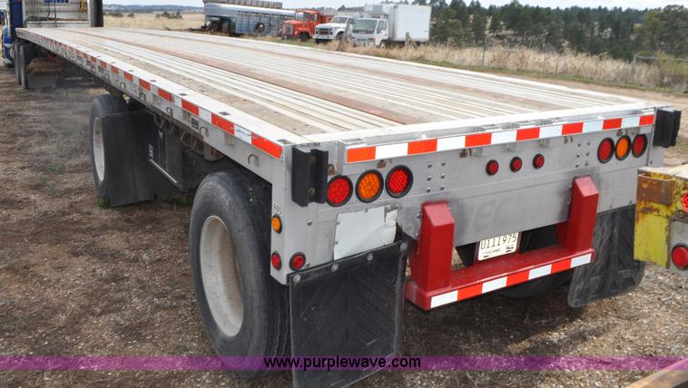 image for item G7329 2007 Wilson CF900 flatbed trailer