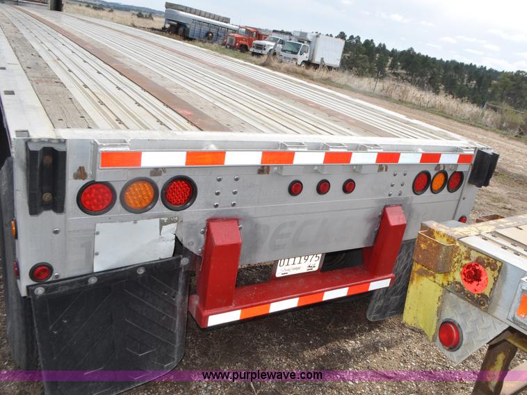 image for item G7329 2007 Wilson CF900 flatbed trailer