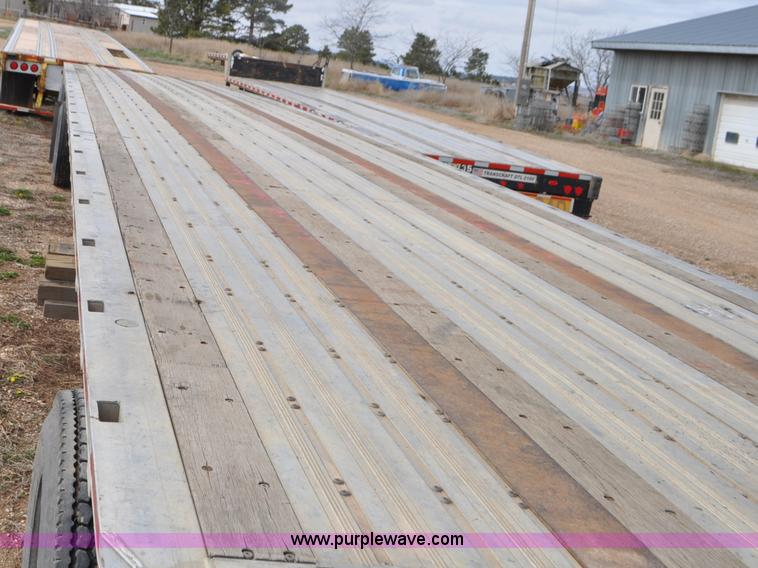 image for item G7329 2007 Wilson CF900 flatbed trailer