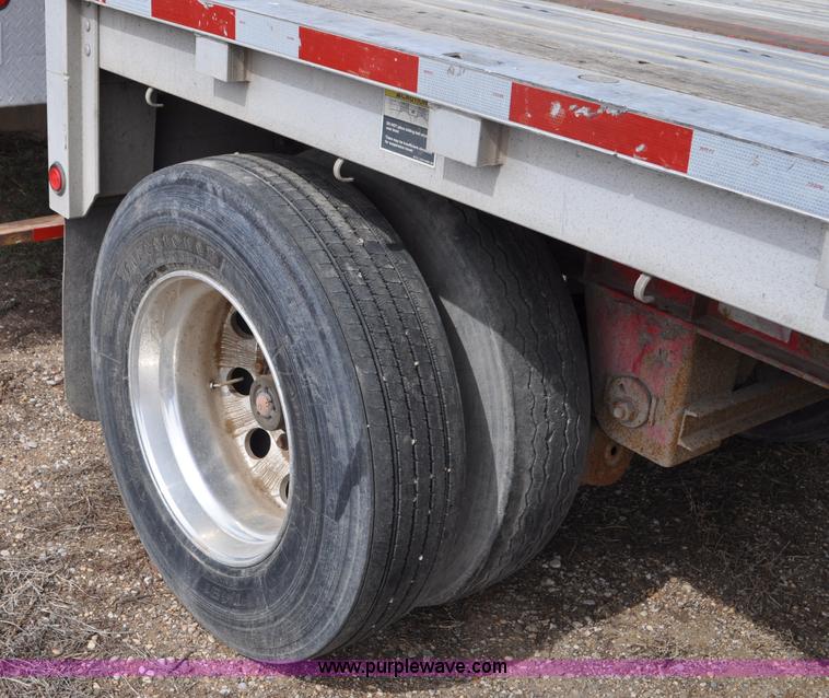 image for item G7329 2007 Wilson CF900 flatbed trailer