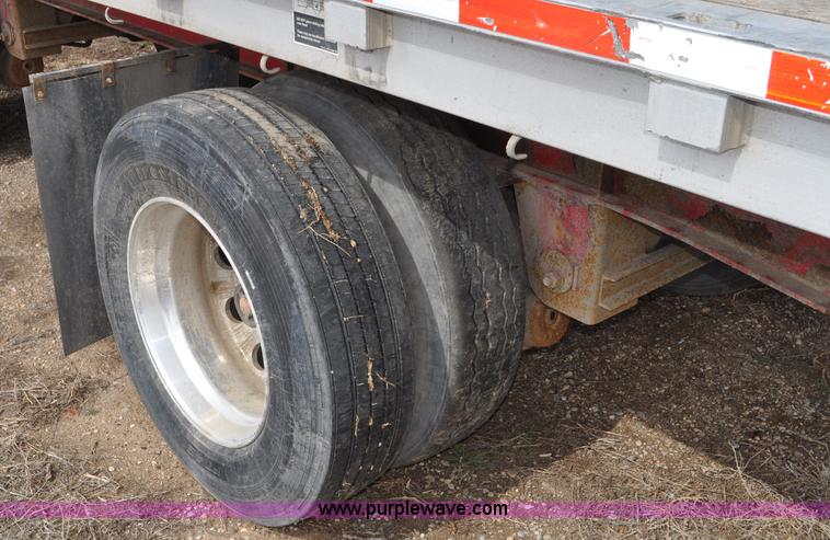 image for item G7329 2007 Wilson CF900 flatbed trailer