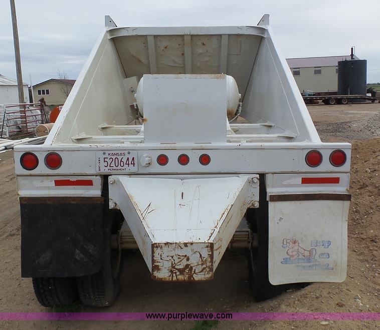image for item J6125 1994 Ranch bottom dump trailer