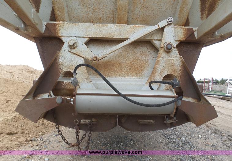 image for item J6125 1994 Ranch bottom dump trailer