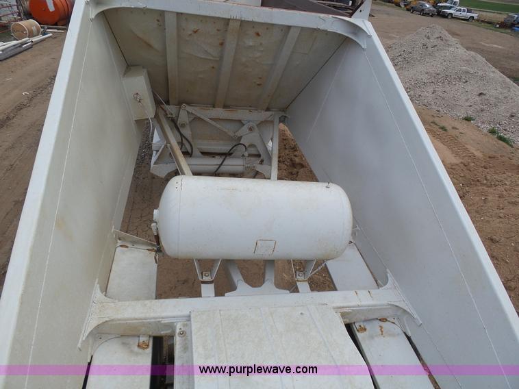 image for item J6125 1994 Ranch bottom dump trailer