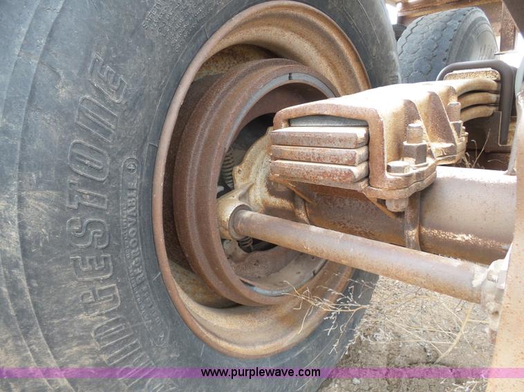 image for item J6125 1994 Ranch bottom dump trailer