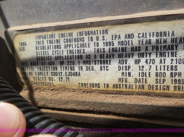 image for item J6143 1996 Volvo WIA semi truck