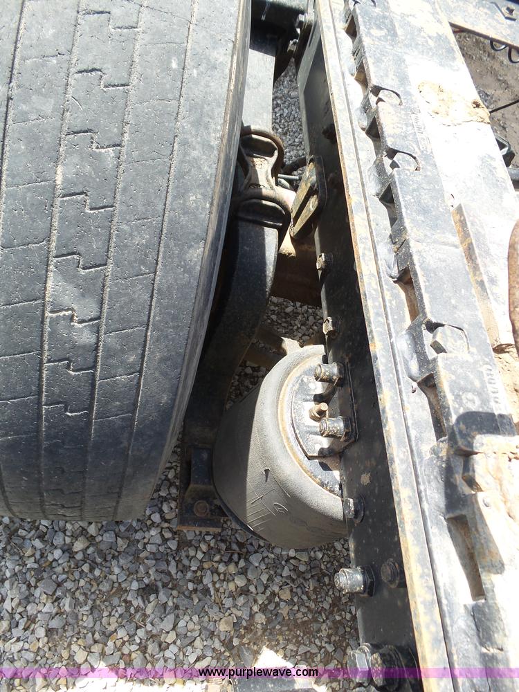 image for item J6143 1996 Volvo WIA semi truck