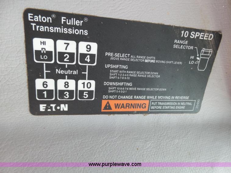 image for item J6143 1996 Volvo WIA semi truck