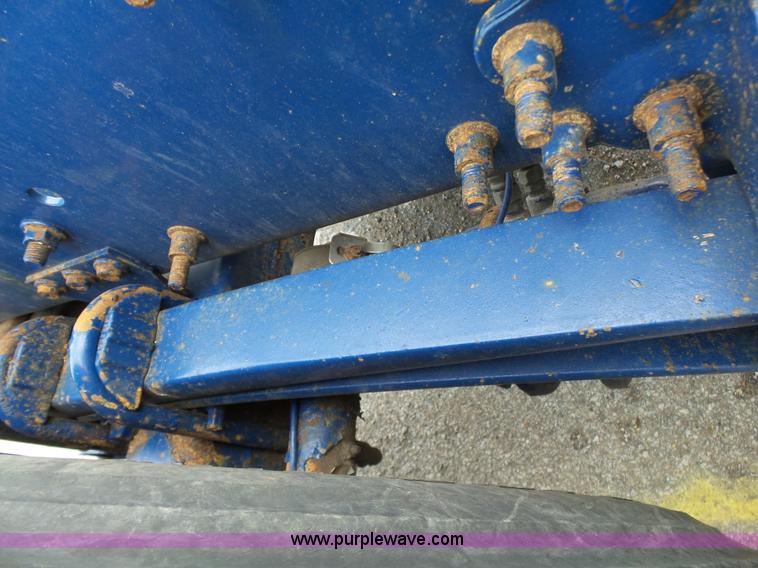 image for item J7515 2010 Volvo VNL semi truck