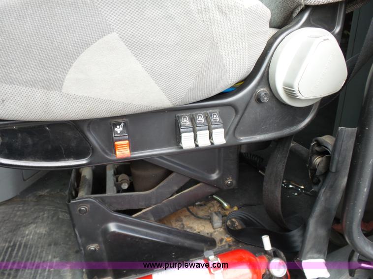 image for item J7516 2011 Freightliner Columbia semi truck