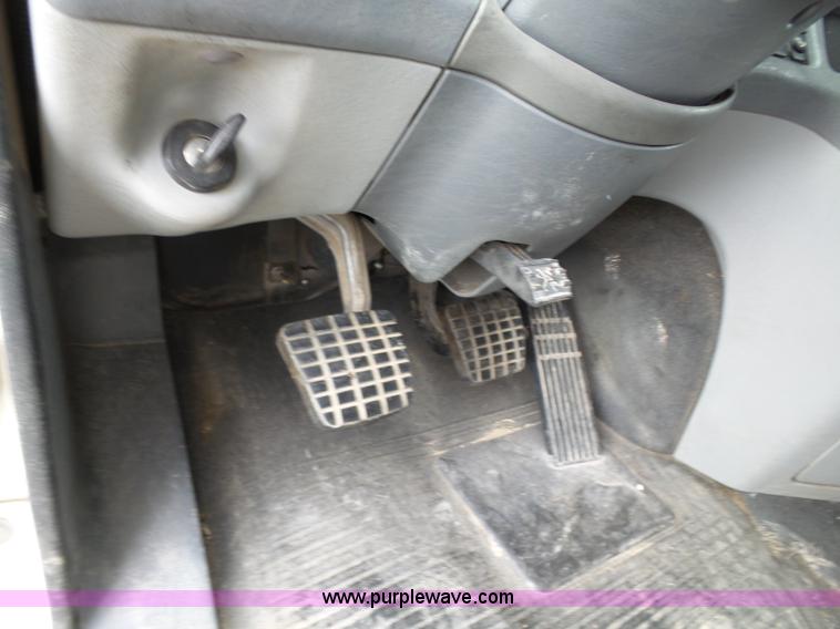 image for item J7516 2011 Freightliner Columbia semi truck