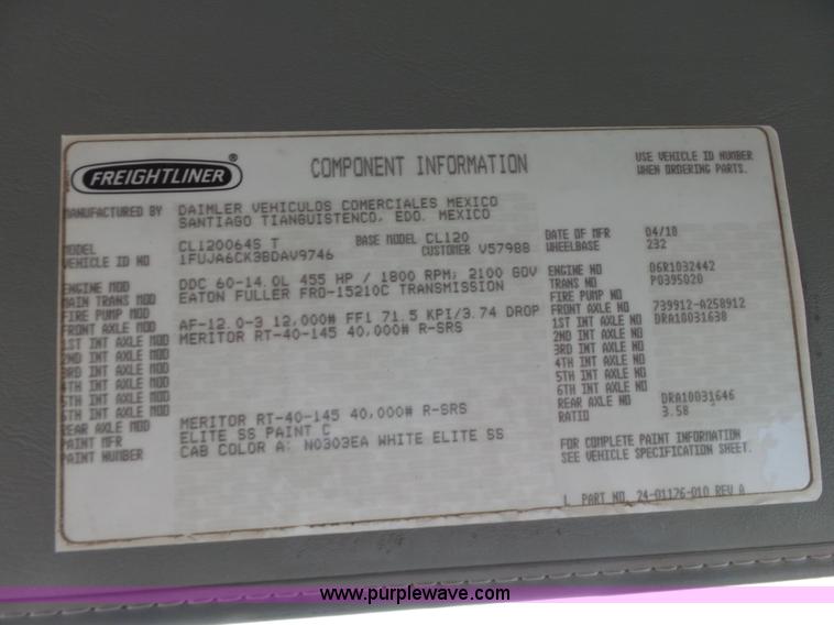 image for item J7516 2011 Freightliner Columbia semi truck