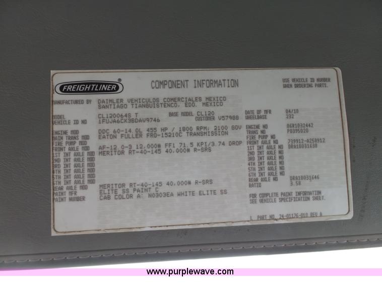 image for item J7516 2011 Freightliner Columbia semi truck