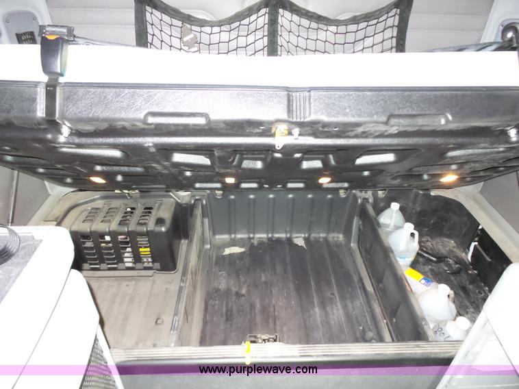 image for item J7516 2011 Freightliner Columbia semi truck