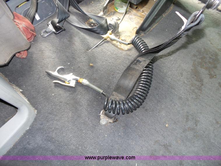 image for item J7516 2011 Freightliner Columbia semi truck