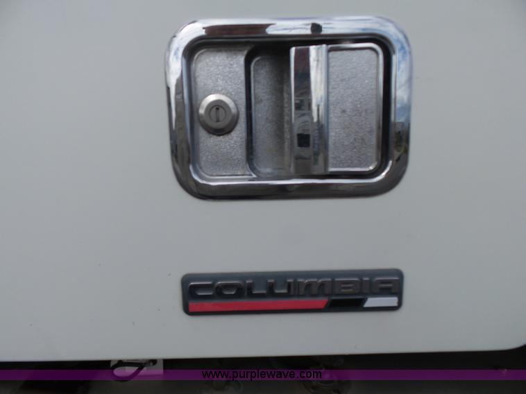 image for item J7516 2011 Freightliner Columbia semi truck