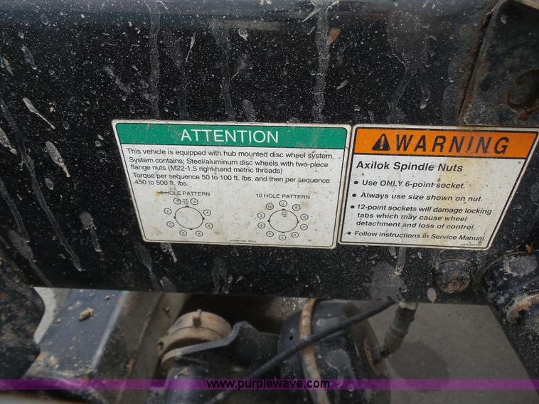 image for item J7516 2011 Freightliner Columbia semi truck