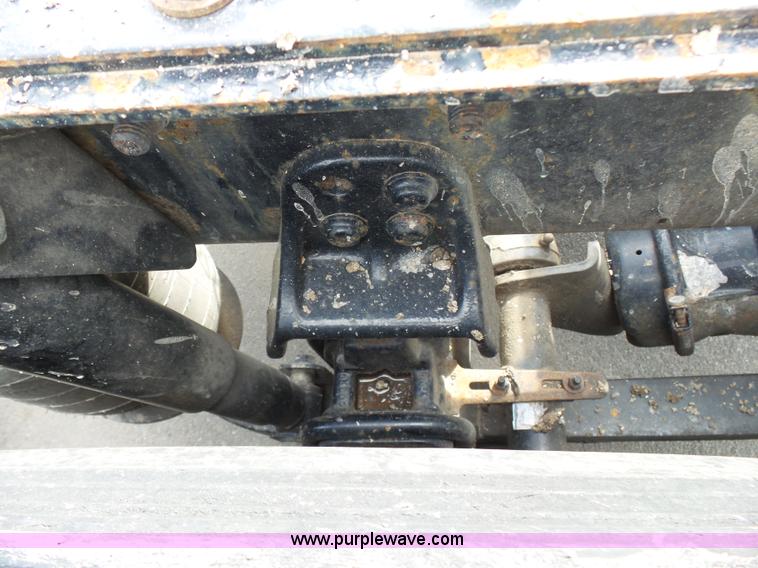 image for item J7516 2011 Freightliner Columbia semi truck