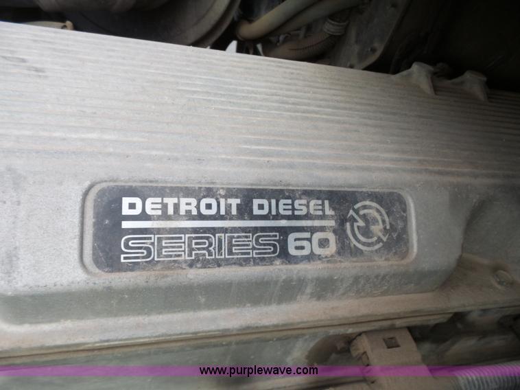 image for item J7516 2011 Freightliner Columbia semi truck