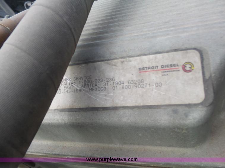 image for item J7516 2011 Freightliner Columbia semi truck