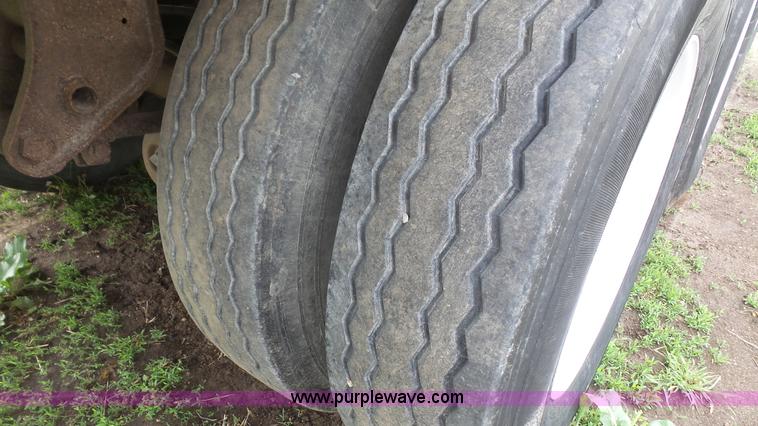 image for item K5198 1999 Timpte Super Hopper double hopper grain trailer