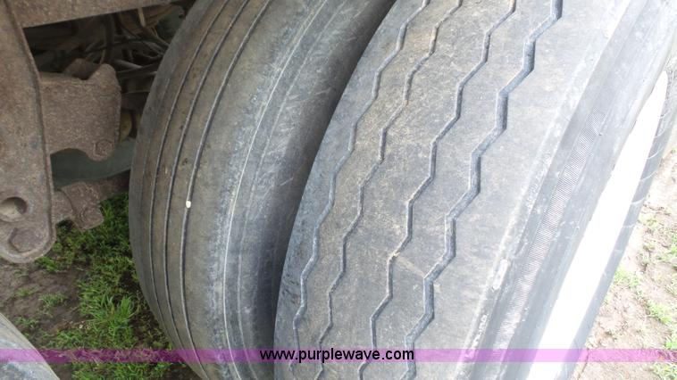 image for item K5198 1999 Timpte Super Hopper double hopper grain trailer