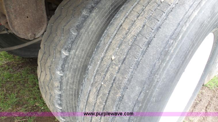 image for item K5198 1999 Timpte Super Hopper double hopper grain trailer