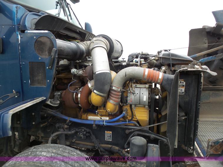 image for item K7944 2007 Kenworth T800 semi truck